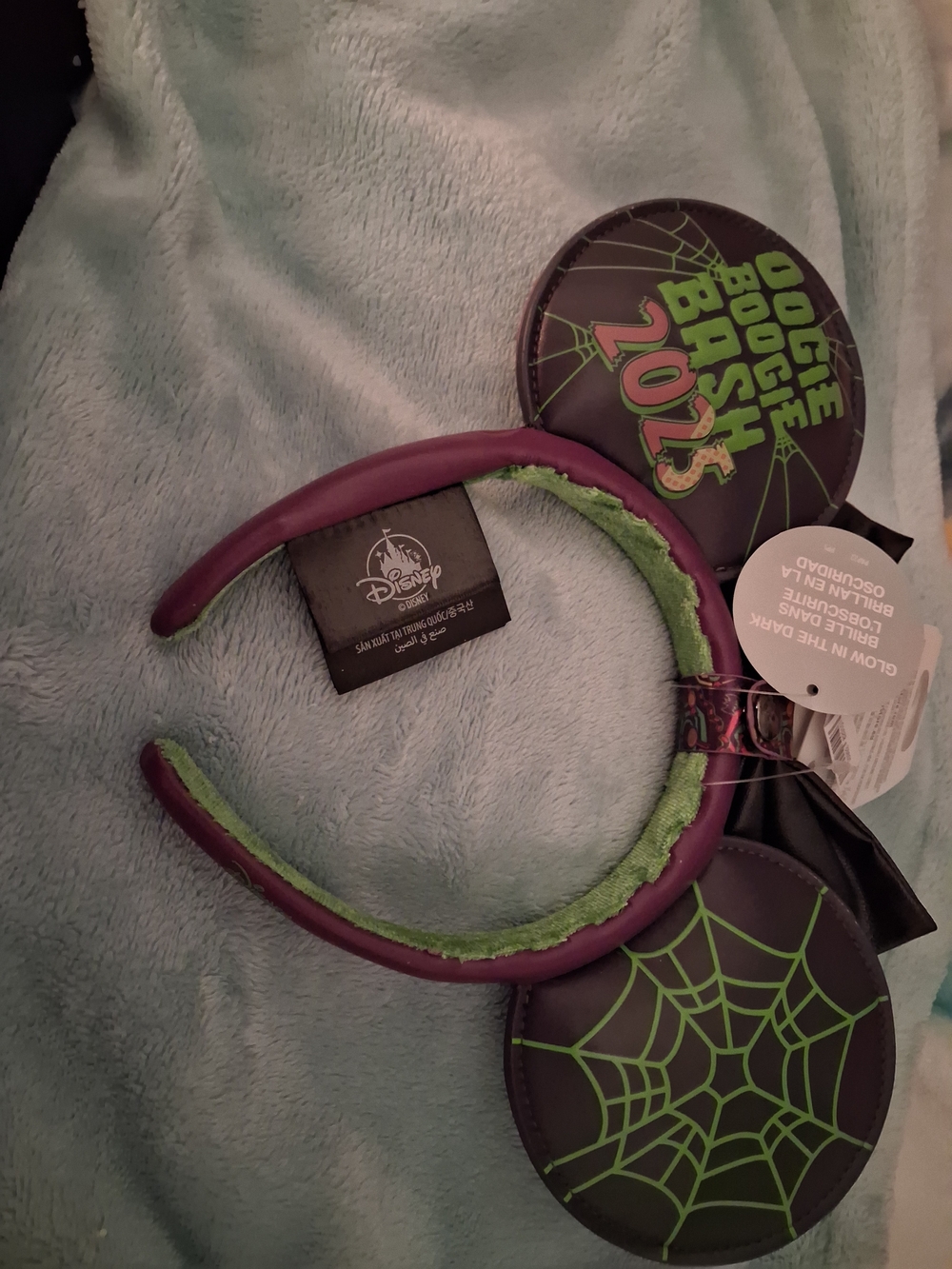 Disney Parks Exclusive 2025 Oogie Boogie Bash Glow In The Dark Minnie Ears NWT - Picture 2 of 6